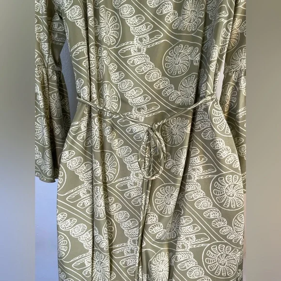 Manaola Kinolau dress - Picture 4 of 4